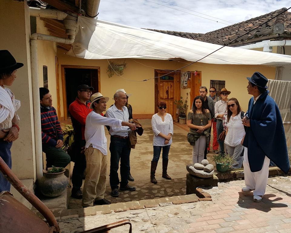 Gasthaus Loma Wasi Alojamiento Rural Indigena En Cotacachi Exterior foto